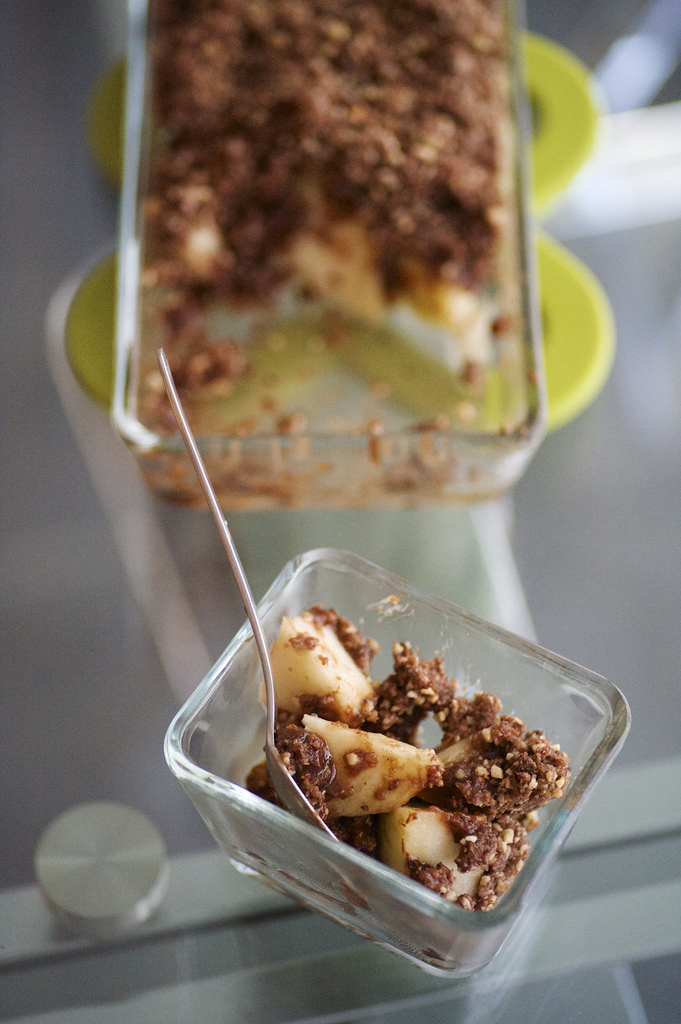 Crumble de poires aux épices et chocolat